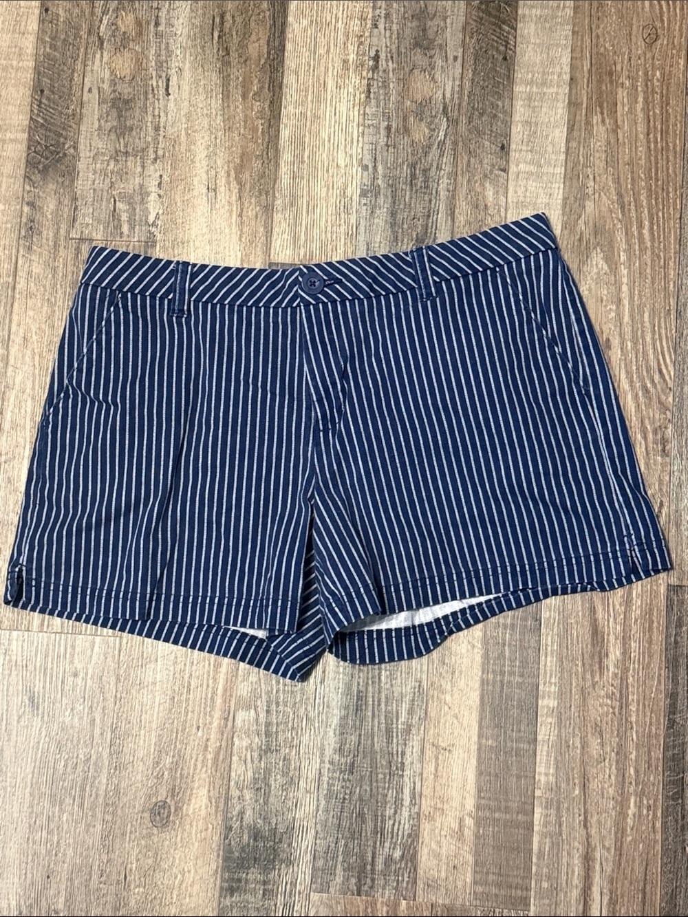 BCG Women's Navy Stripe Shorts Size 12